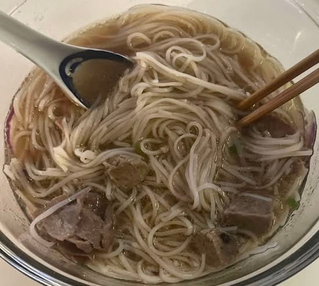 Pho Rare Beef & Meat Ball.
